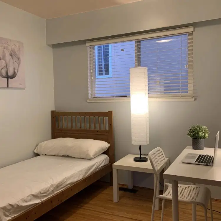 6975 Beatrice St, Vancouver – Squamish Room (1 Bed 1 Bath)