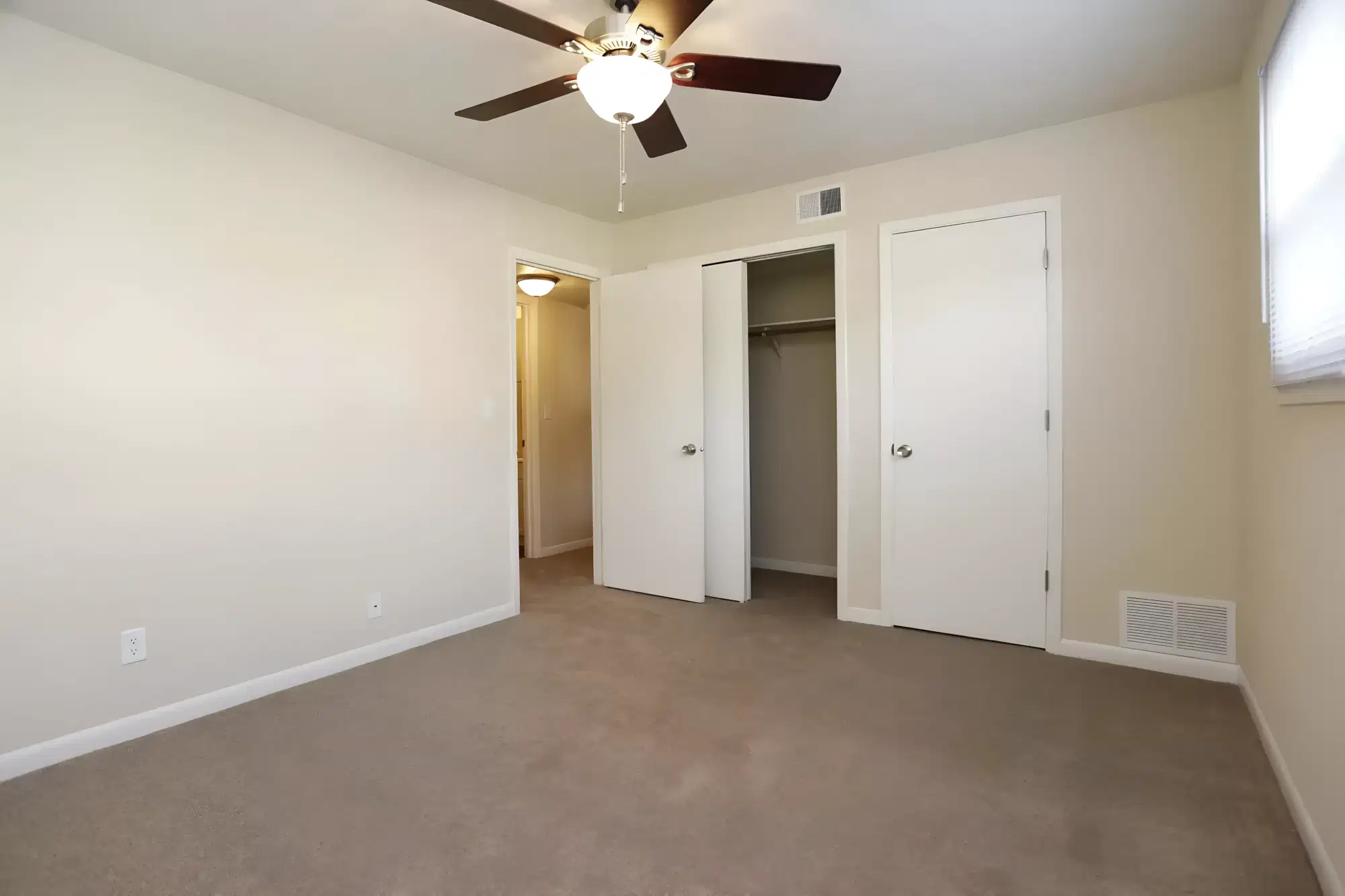 Pinecrest Apartments, Normal
