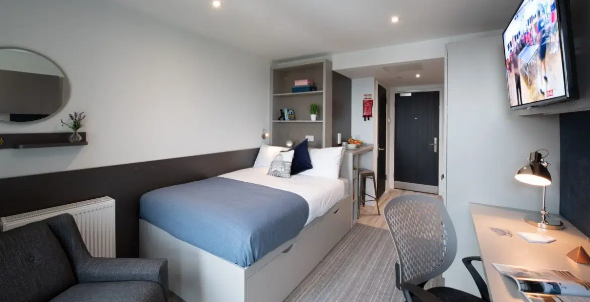 iQ Vega, London – Gold Studio