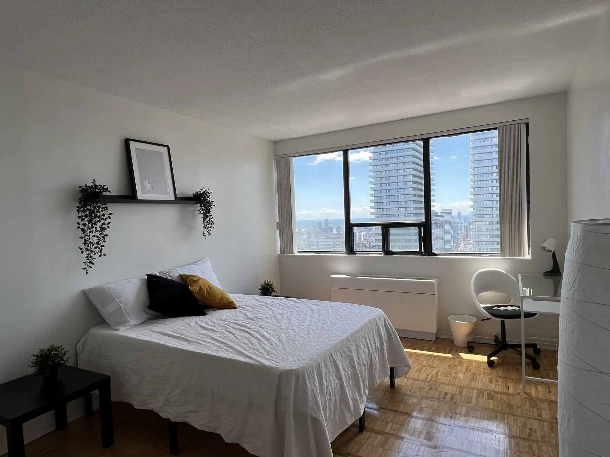 88 Bloor St E, Toronto – Unit 3710 Standard (3 Bed 2 Bath)