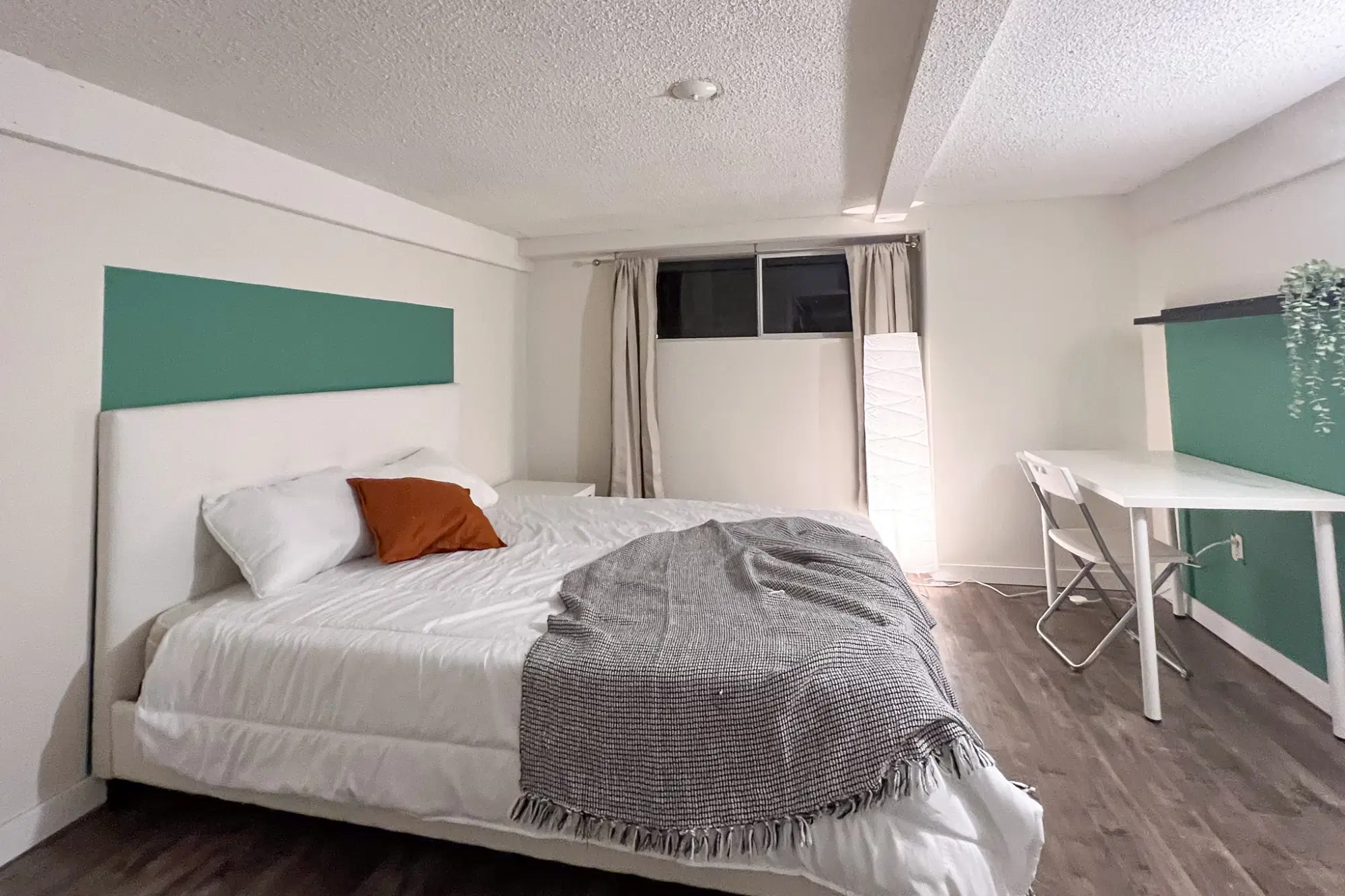 2084 East Pender Street, Vancouver – Cabo Polonio Room (1 Bed 1 Bath)