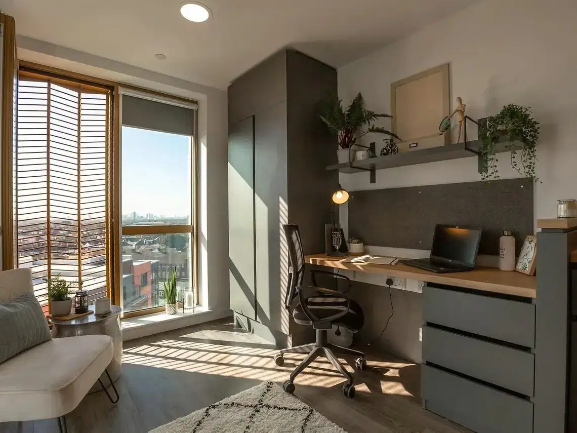 The Valentine, London – Standard Studio