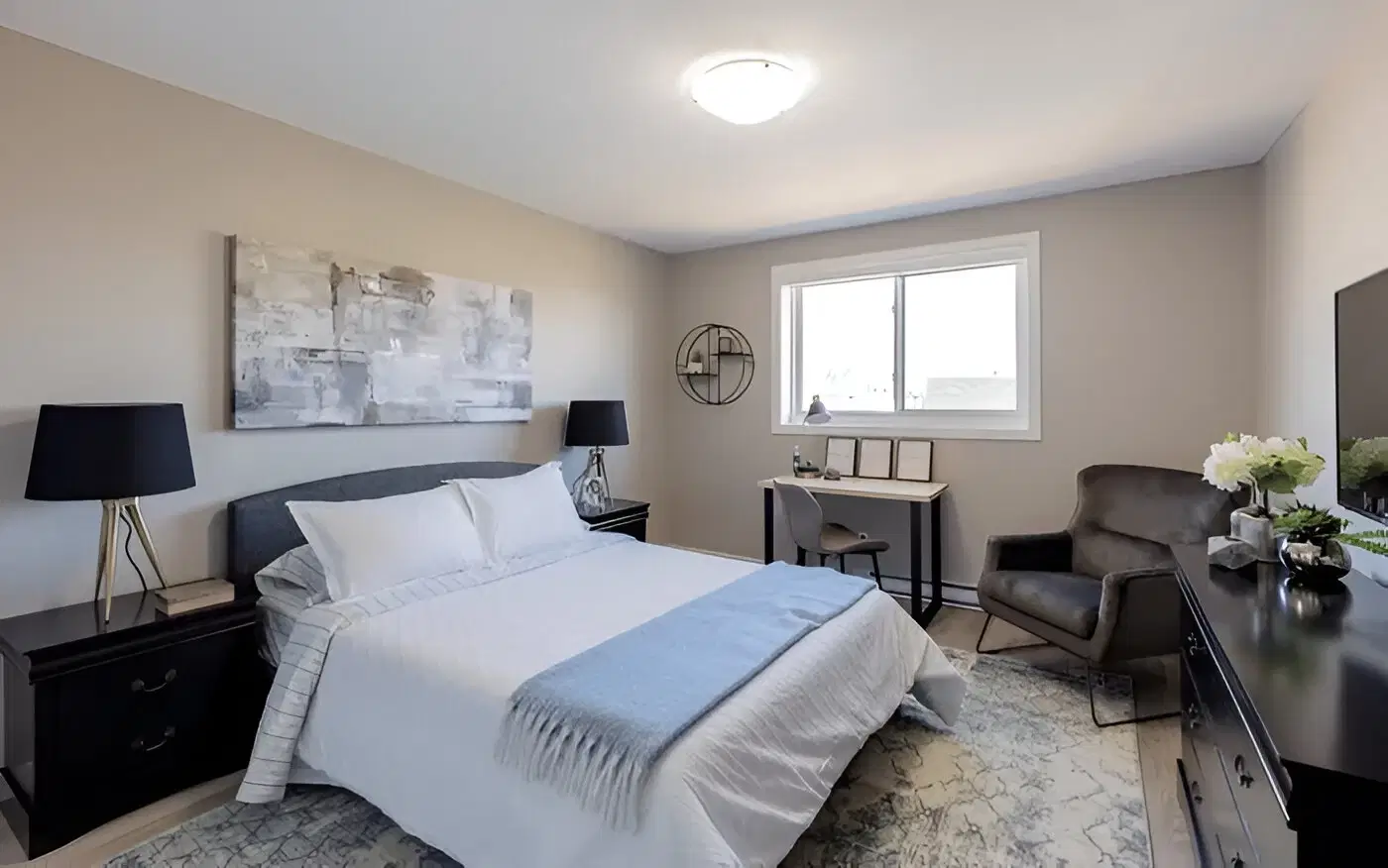 Woodroffe Place, Ottawa – 4 Bed 2.5 Bath