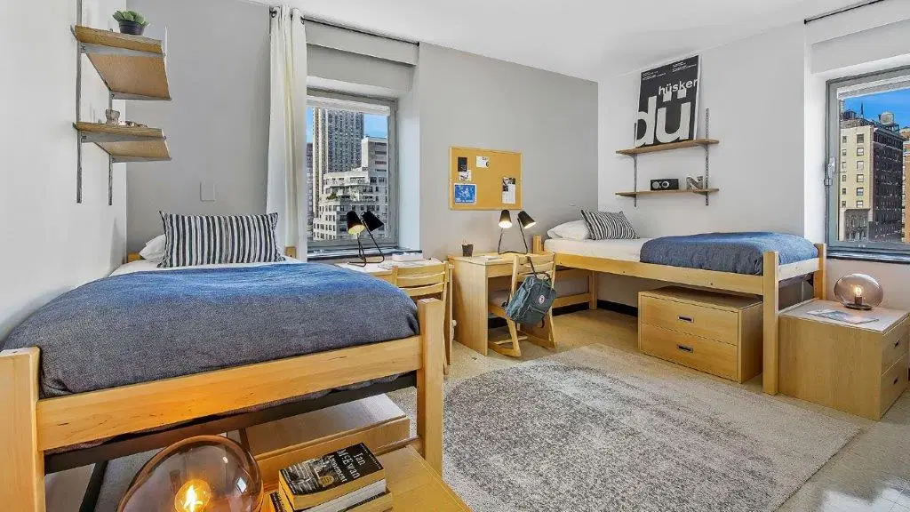 92NY, New York – Large Double Room