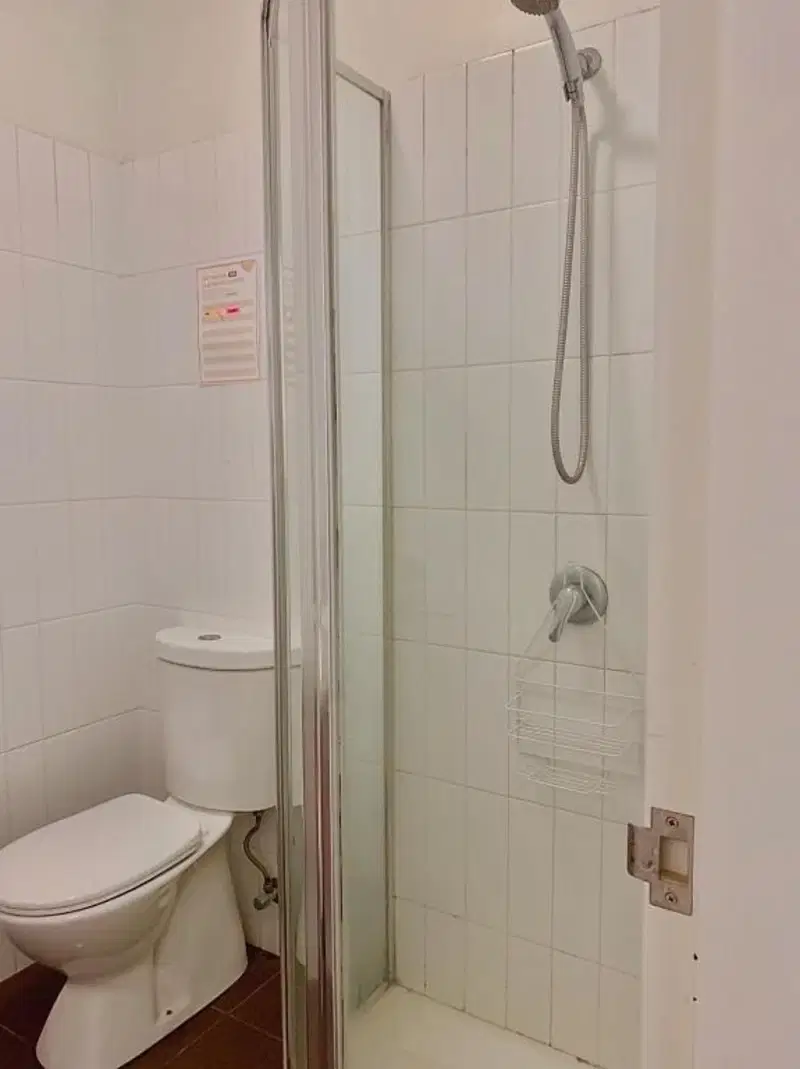 Carric House, Melbourne – 3 People Shared Room (Female/Male)