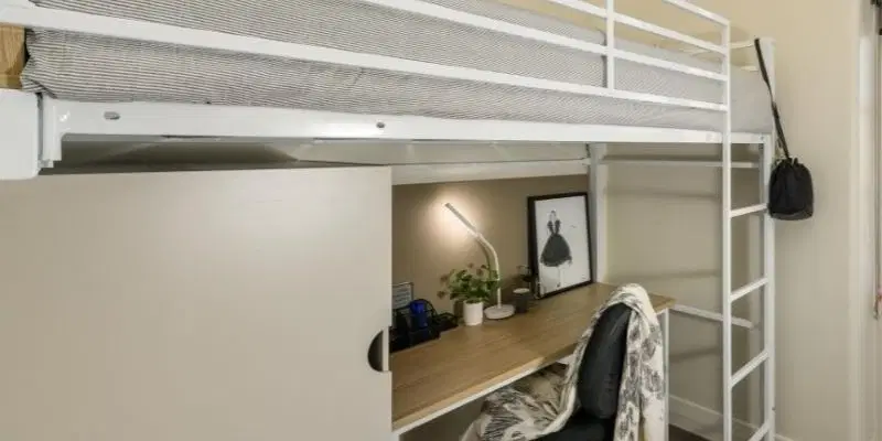 UniLodge Herston, Brisbane – Single Loft Premium