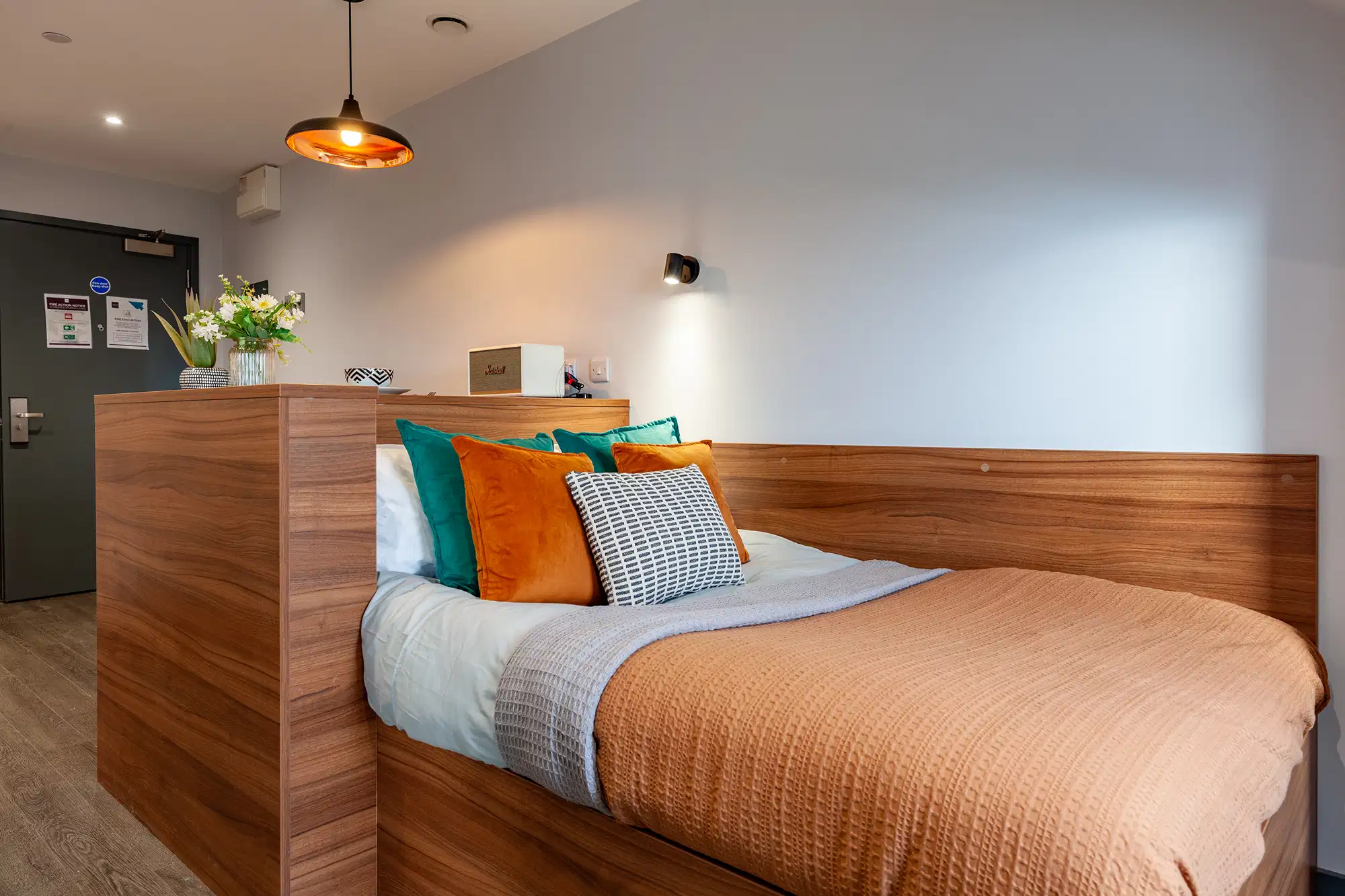 Straits Garden, Egham