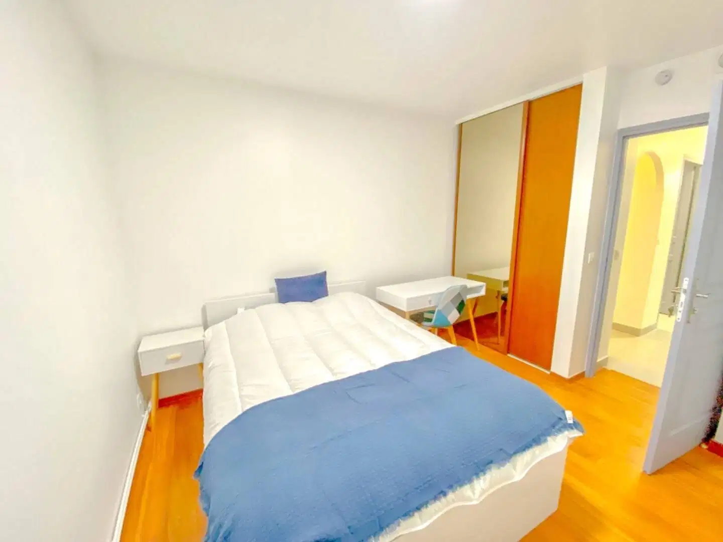 Room in a 6 Bedroom Apartment, Clément Ader Street, Rosny-Sous-Bois, France (93110)