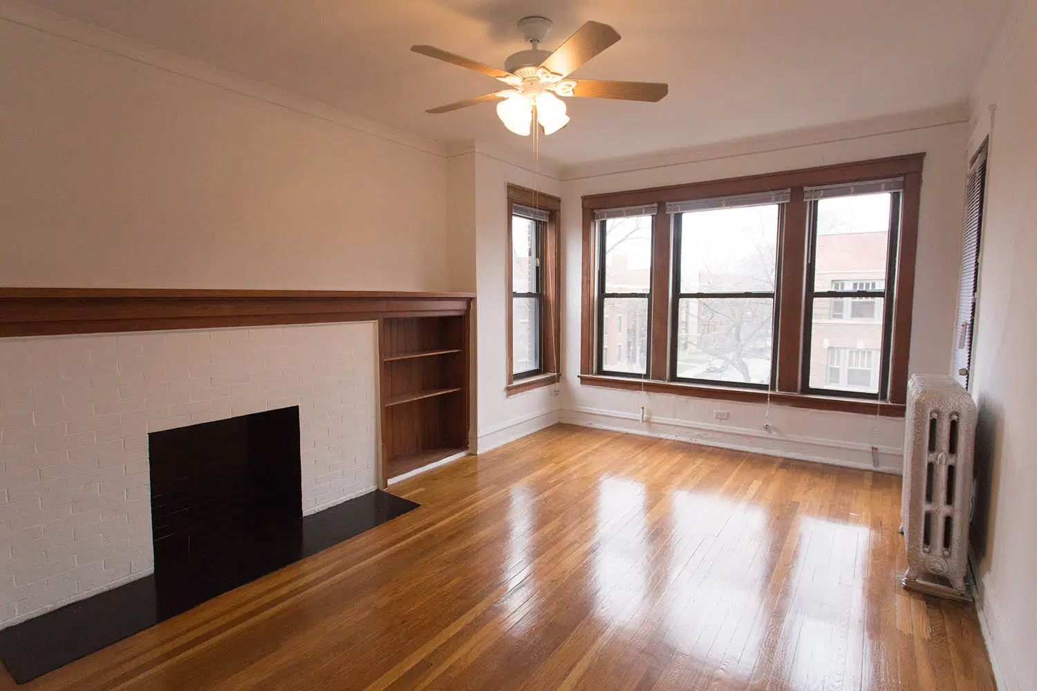 5339-5345 S. Woodlawn Avenue, Chicago – 2 Bed 1 Bath
