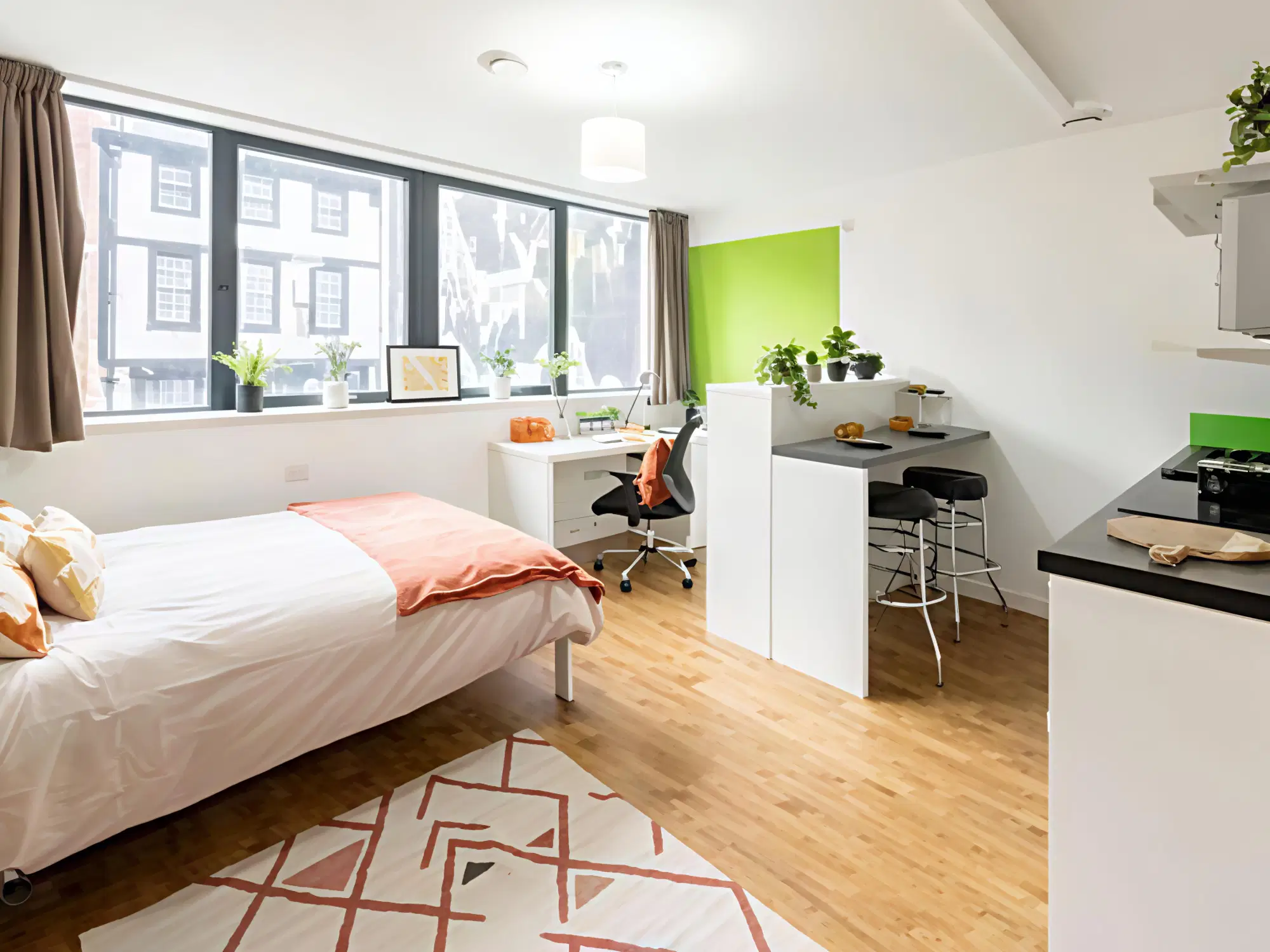 St Lawrence House, Bristol – Deluxe Plus Studio