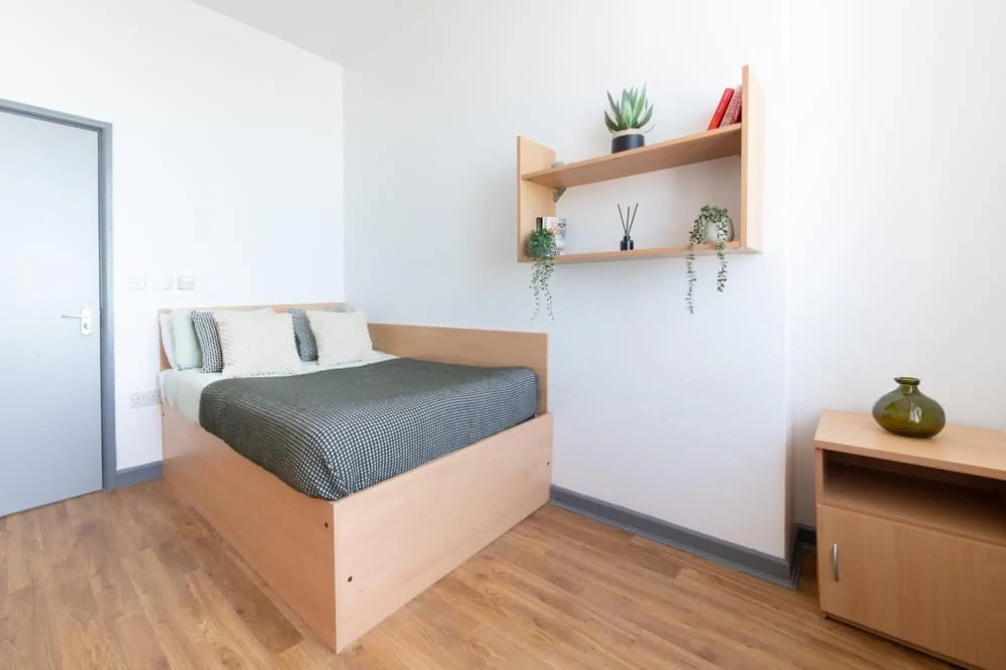 Alexandra Hall, Aberystwyth – Bronze Double Room with View