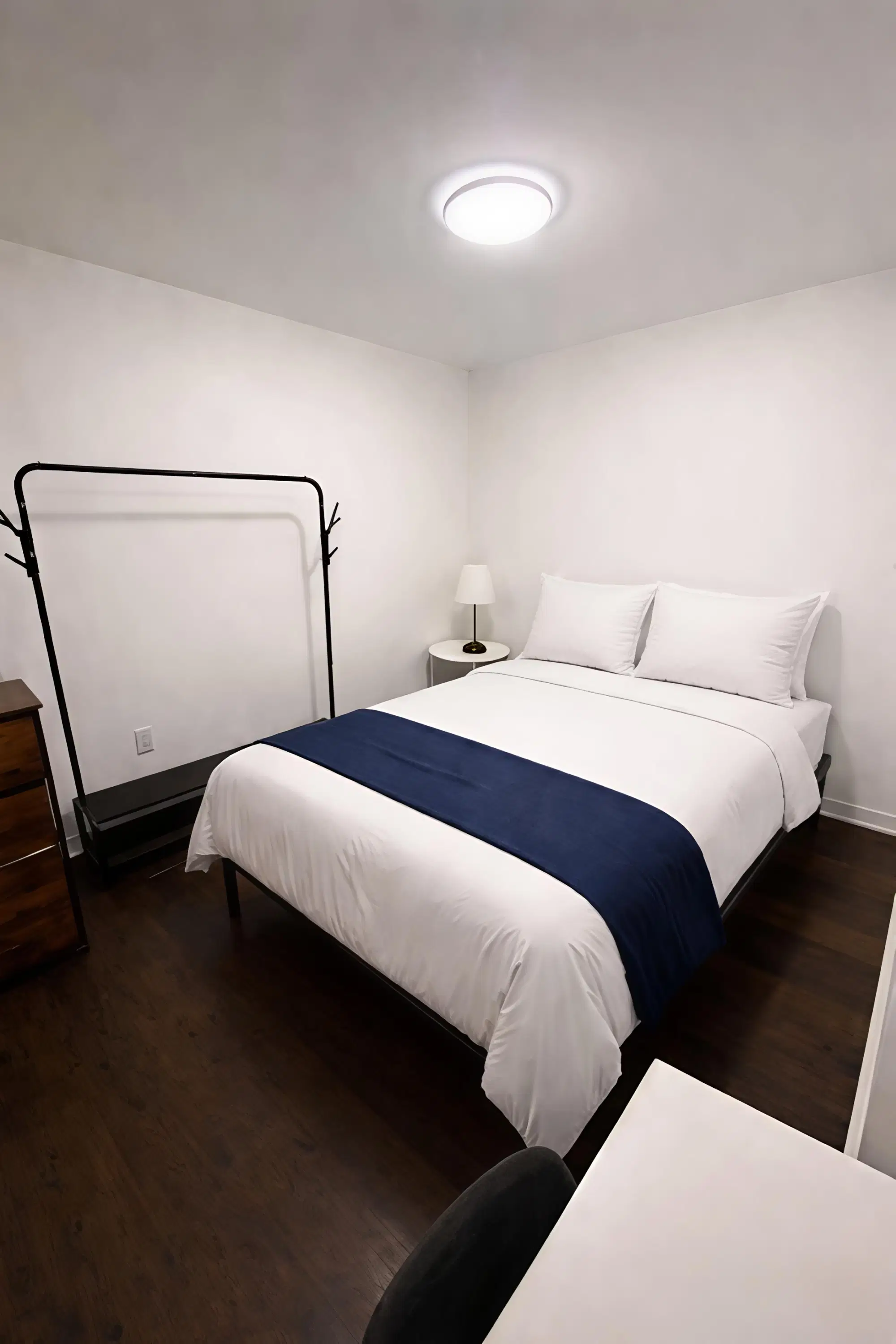 SPR M5G1C5, Toronto – Room in 3 Bed 1 Bath | Flex I