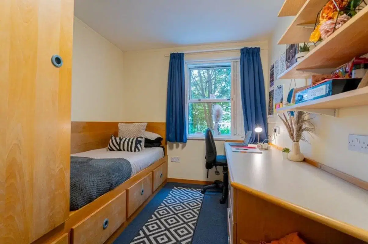 Peverell, Nottingham Trent University, Nottingham – Standard Ensuite