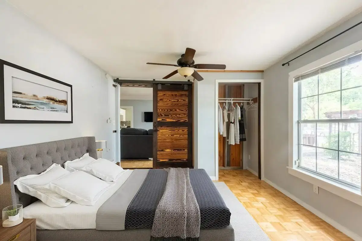 June Homes 78702, Austin – #1304: East Cesar Chavez