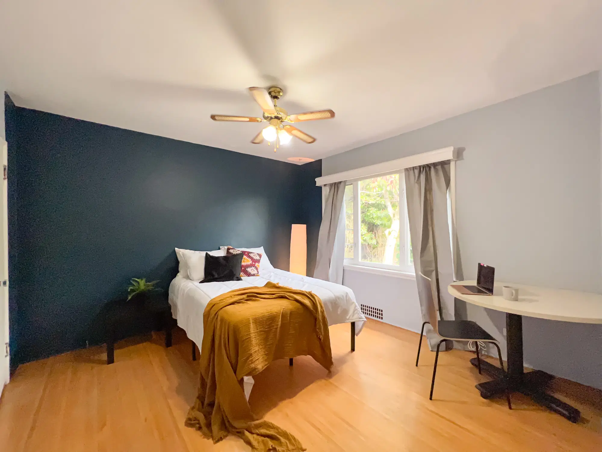 7441 Granville St, Vancouver – Waddington Room (1 Bed 1 Bath)