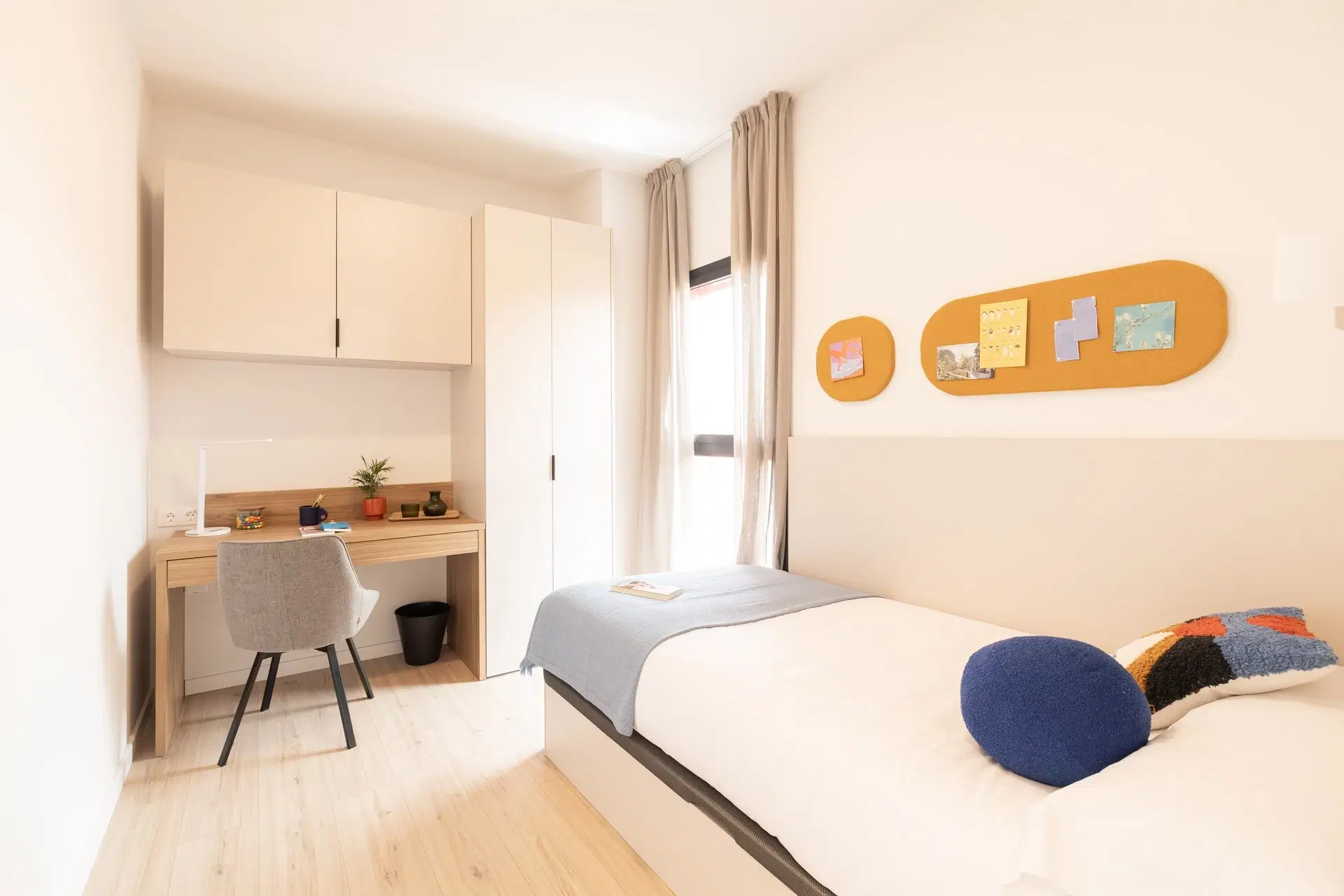 Canvas Student Sevilla Lago, Sevilla – Shared 2 Bedroom Apartment Bronze