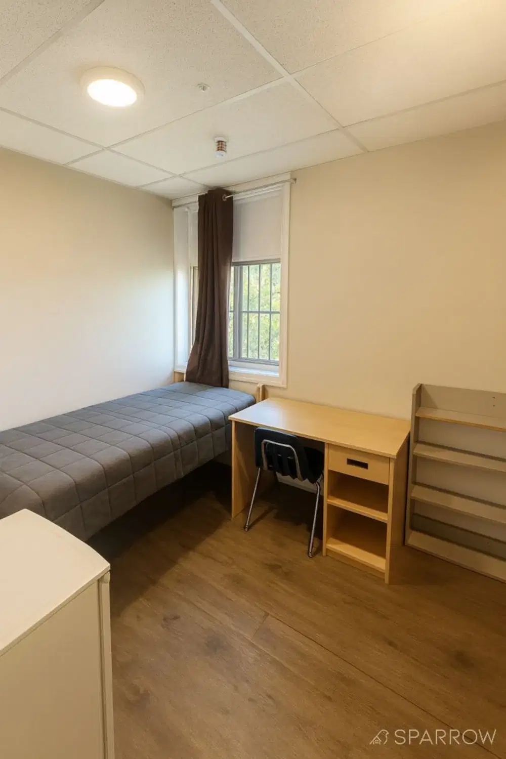 SPR M9B1B8, Toronto – Room in 5 Bed 3 Bath | Bedroom E
