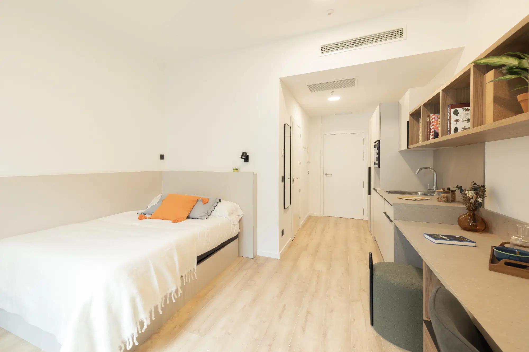 Canvas Student Pamplona Plazaola, Pamplona – Sliver Accessible Ensuite