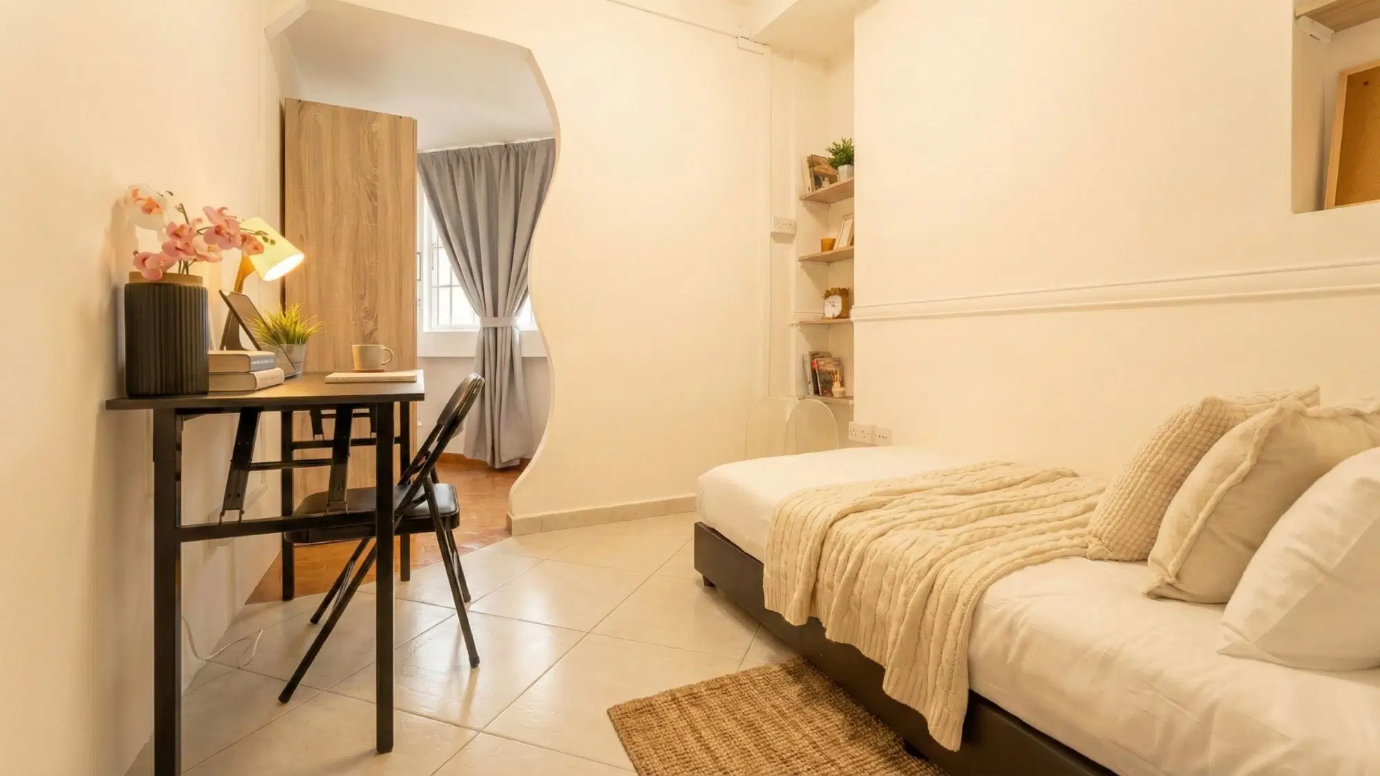 Room in a 7 Bedroom Apartment, 122 Jurong E St 13, Singapore 600122 – Standard Room 1