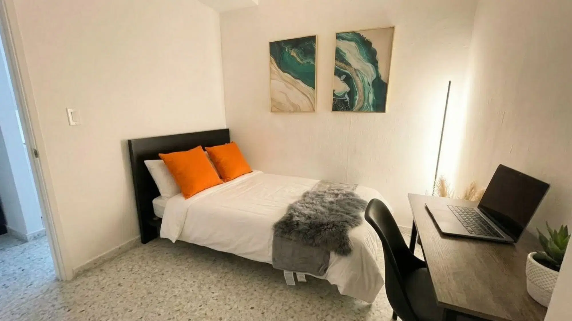 Room in a 6 Bedroom Apartment, 588 Yio Chu Kang Rd, Singapore 787072 – Standard Room 1