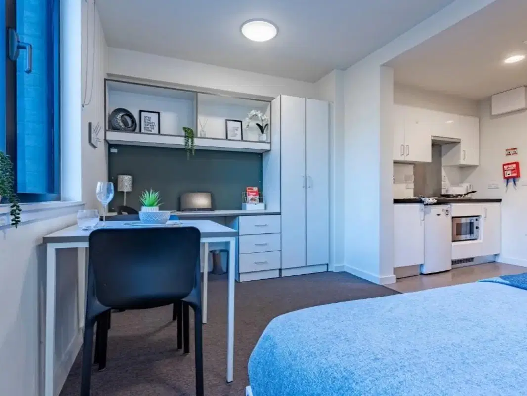 Powis Place, Aberdeen – Deluxe Studio