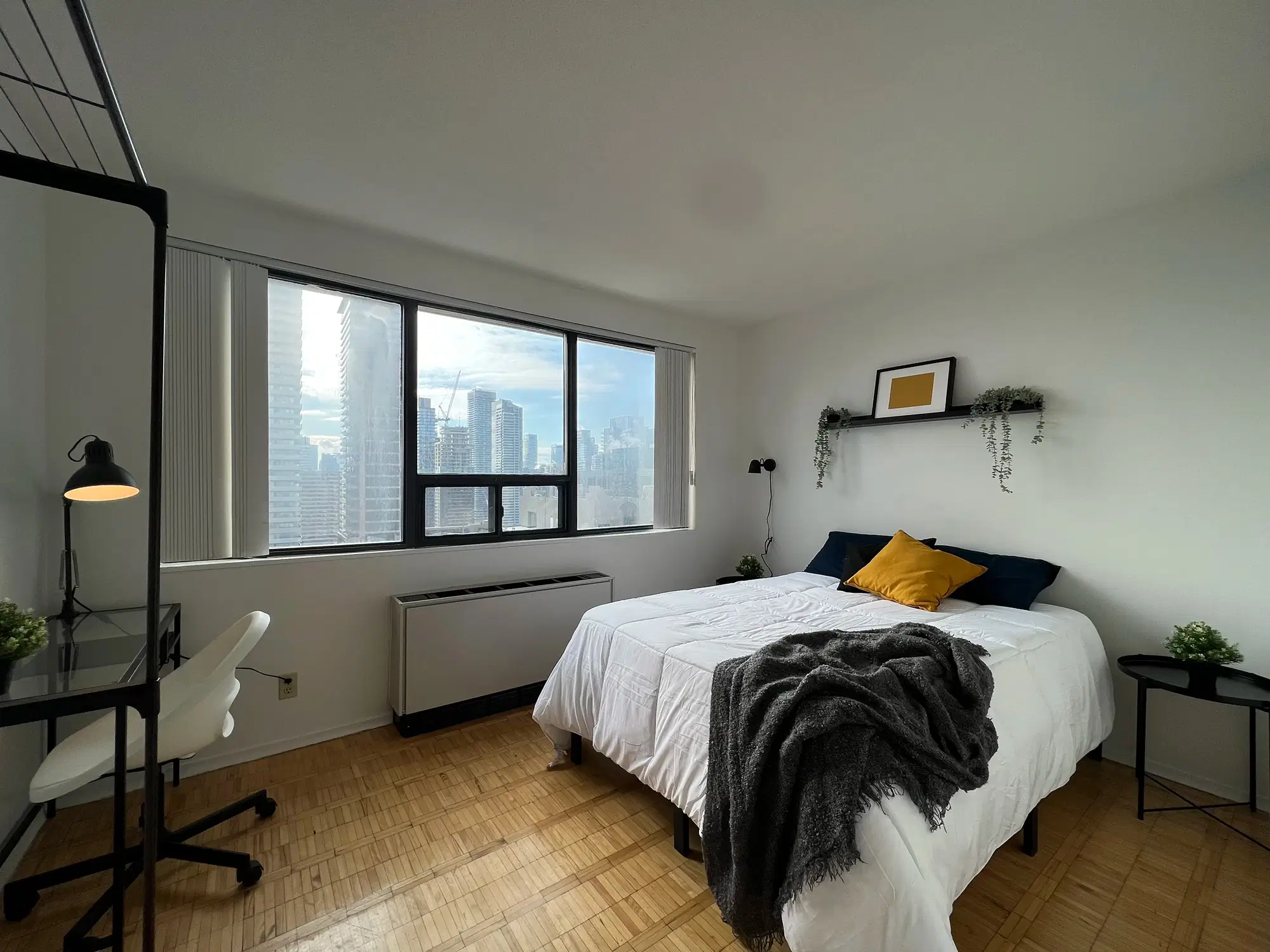 88 Bloor St West, Toronto – 1905 Ottawa Room (1 Bed 1 Bath)