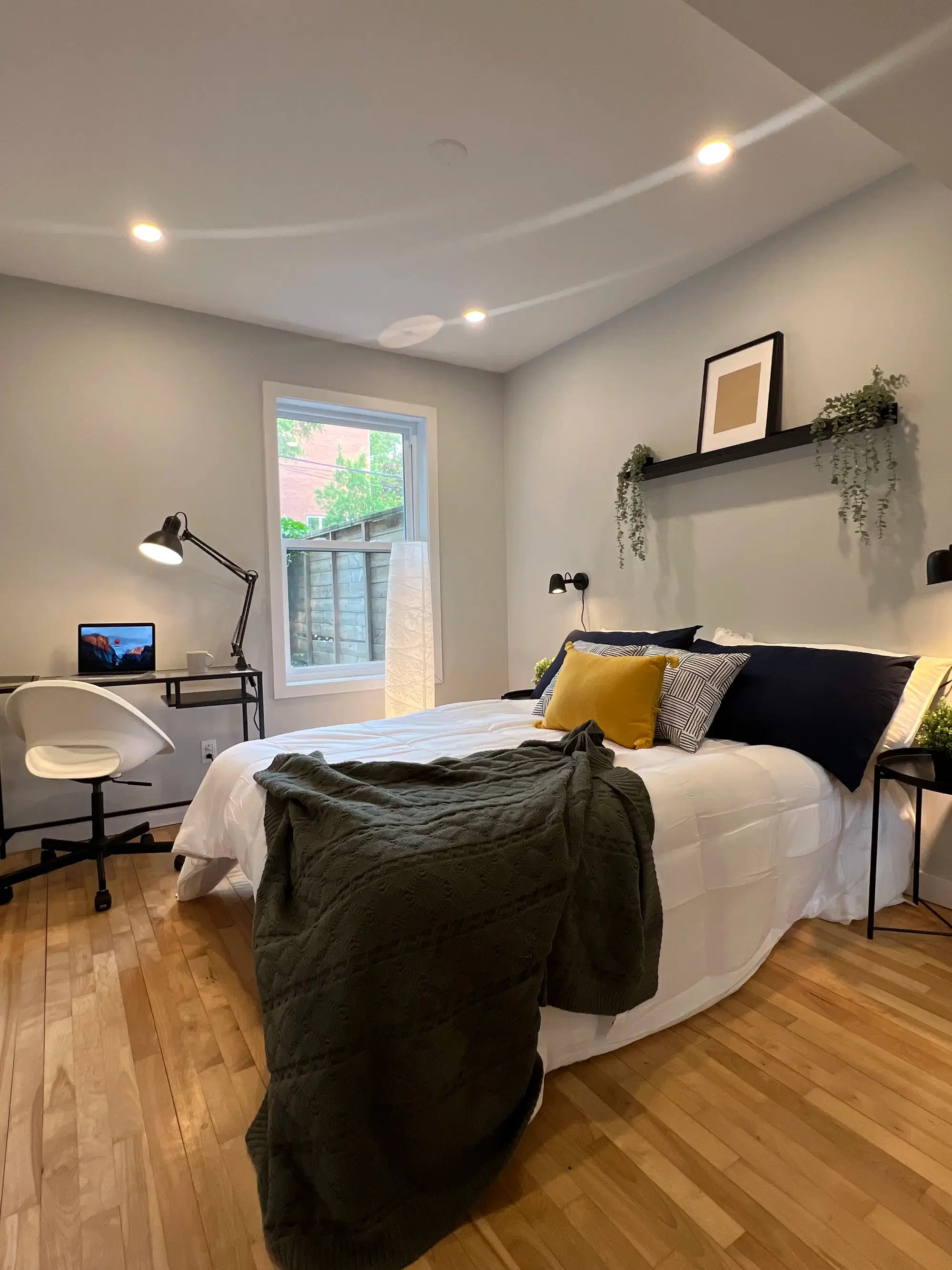 3717 Rue Berri, Montreal – Le Fontaine Room (1 Bed 1 Bath)