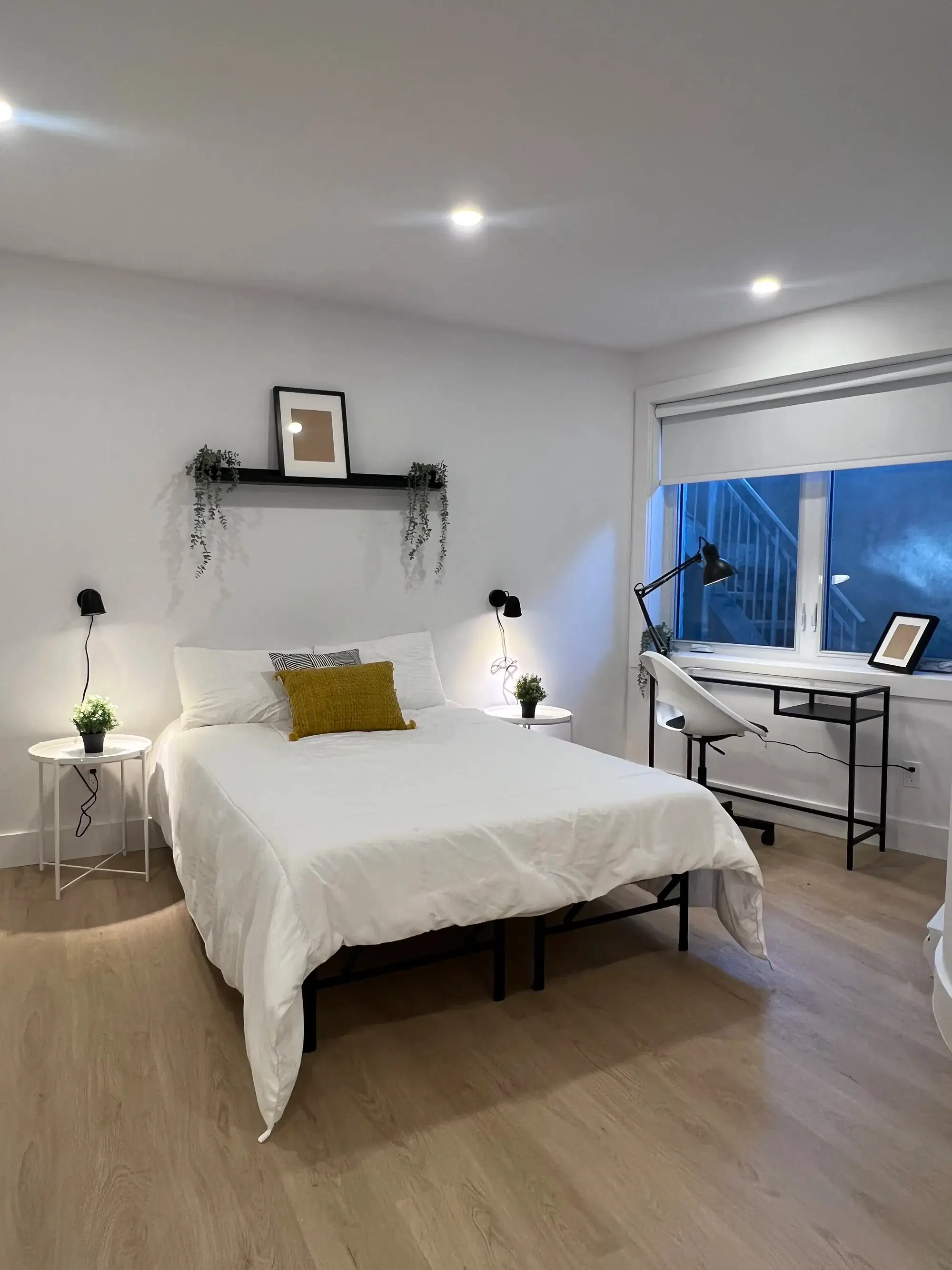3717 Rue Berri, Montreal – Jasper Room (1 Bed 1 Bath)