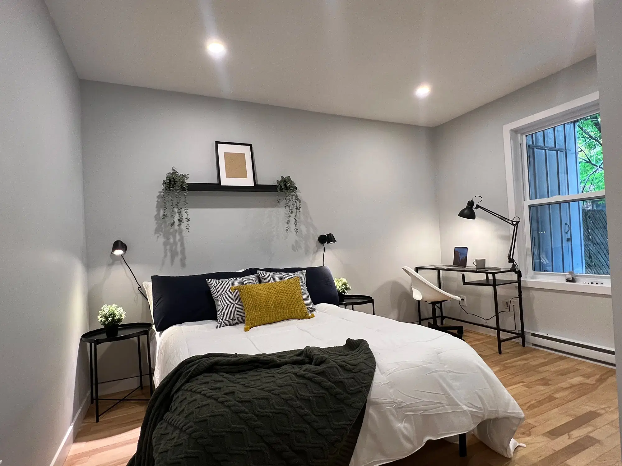3717 Rue Berri, Montreal – Saint Denis Room (1 Bed 1 Bath)