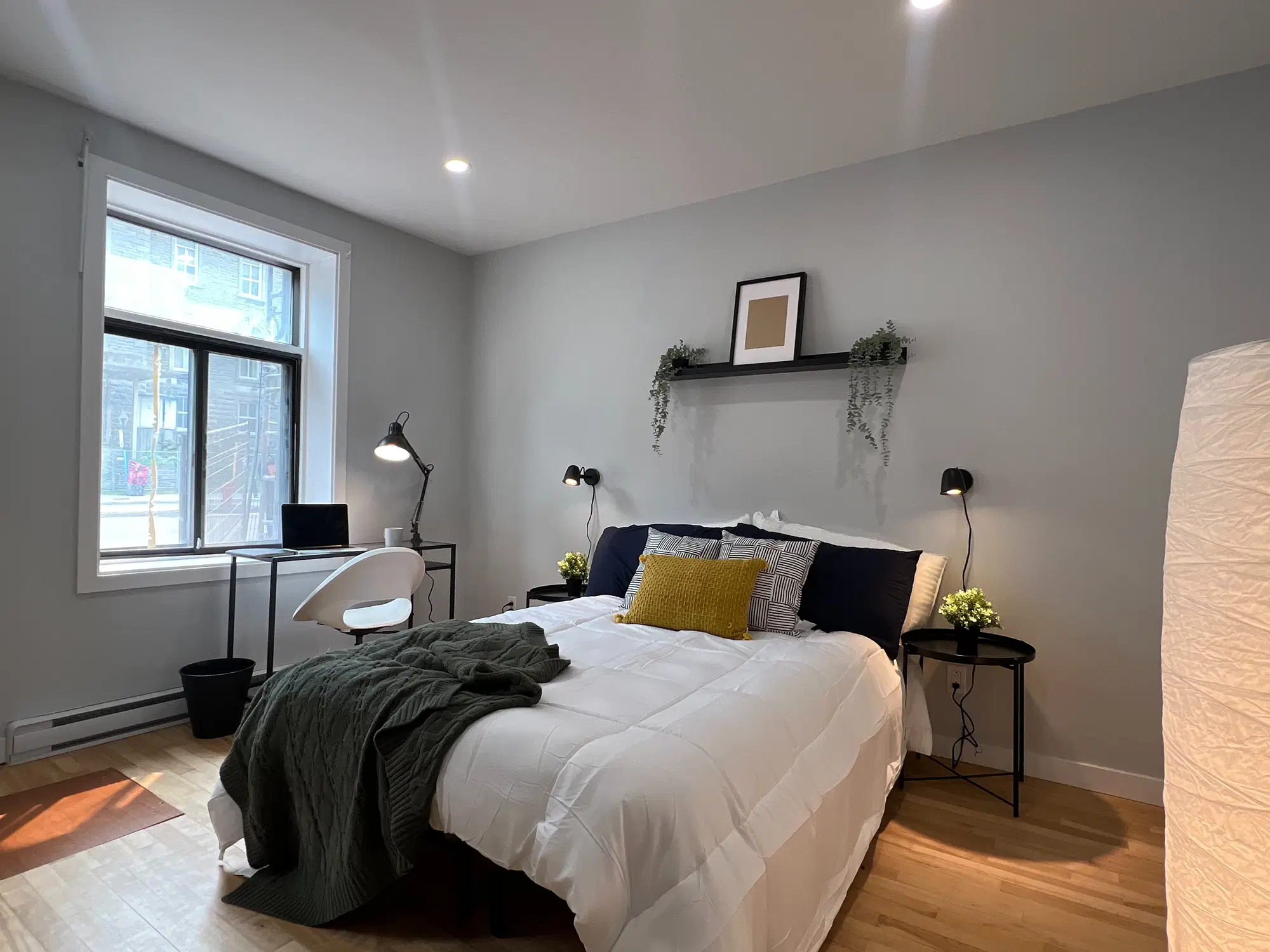3717 Rue Berri, Montreal – Mont-Royal Room (1 Bed 1 Bath)