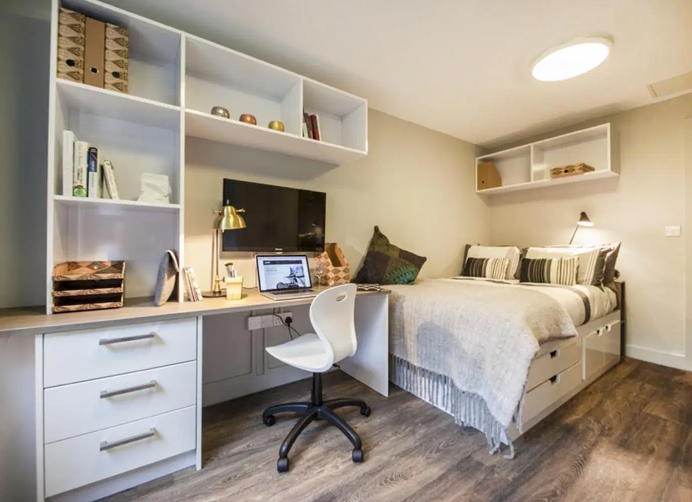 Halsmere Studios, London – Deluxe Plus Room